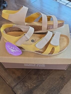 Plakton Size 7 Yellow & Cream Leather Cork Sandals NEW